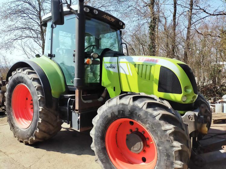 Claas 640 Tractor and Farm Machinery Sales Wales